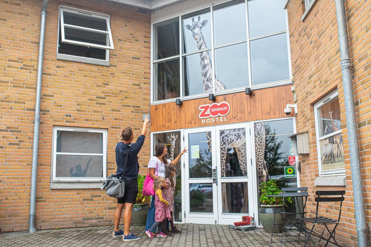 Givskud Zoo Hostel Exterior photo