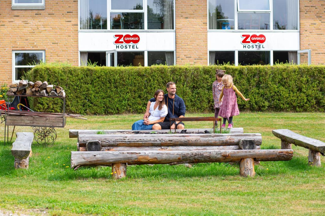 Givskud Zoo Hostel Exterior photo