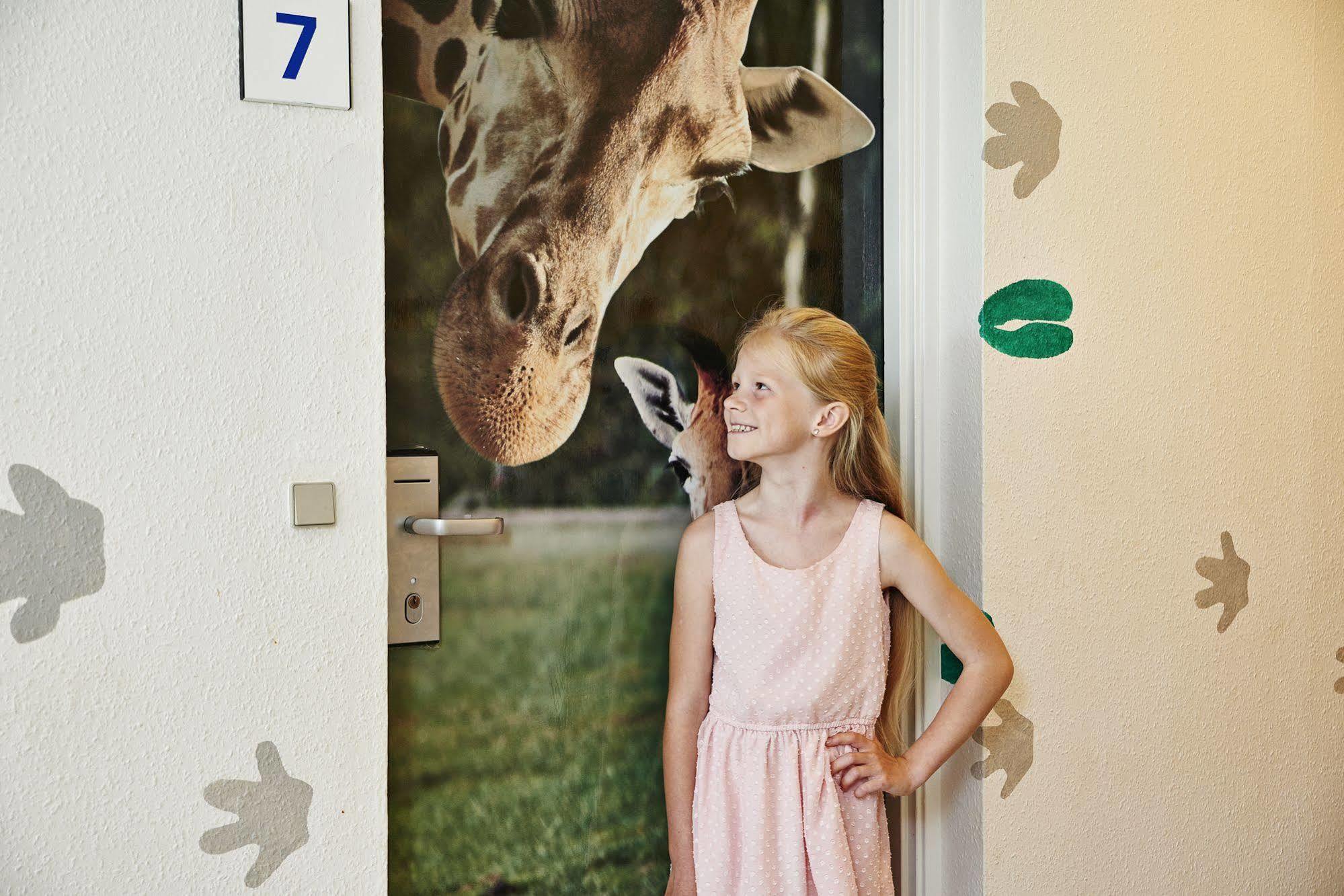 Givskud Zoo Hostel Exterior photo